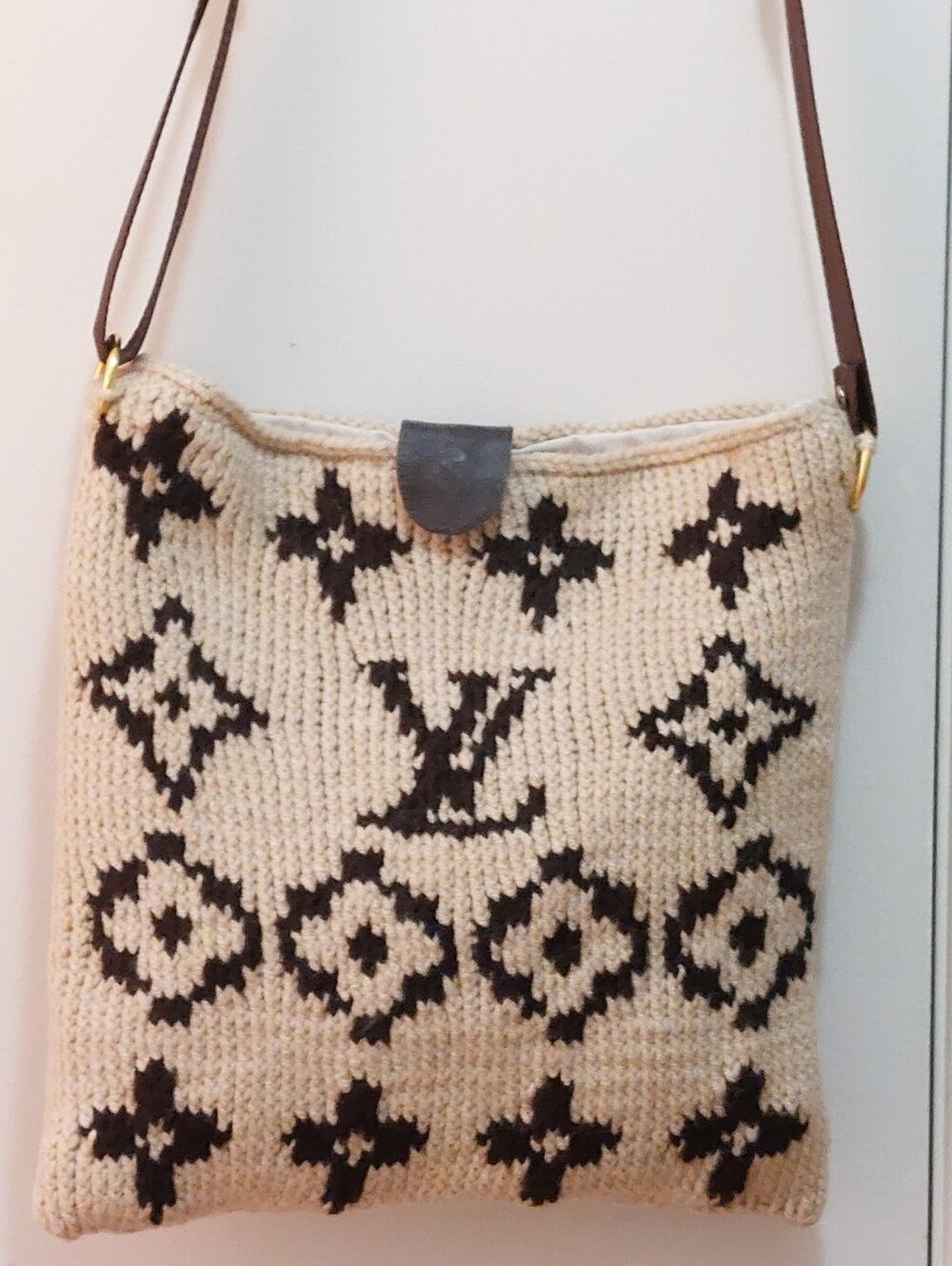 NEW Louis Vuitton Beige Knit Crossbody Bag With LV Logo Front/Back Snap Closure